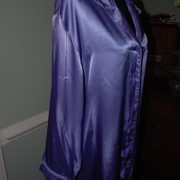 Nightshirt - Picture 2 of 2